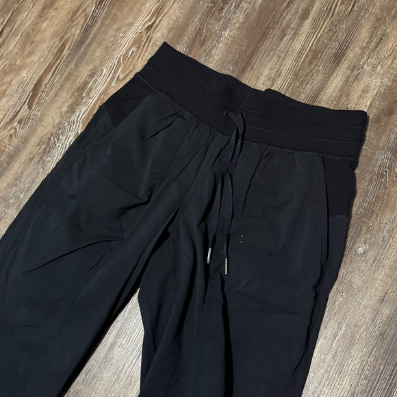 Lululemon Dance Studio Joggers Women's 28 Black Active Yoga Athliesure Wear - Picture 3 of 6